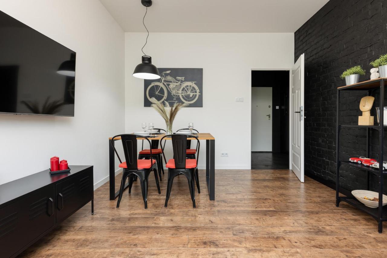 Stylish & Trendy 1 Bedroom Apartment Wola With Parking By Renters Warszawa Zewnętrze zdjęcie