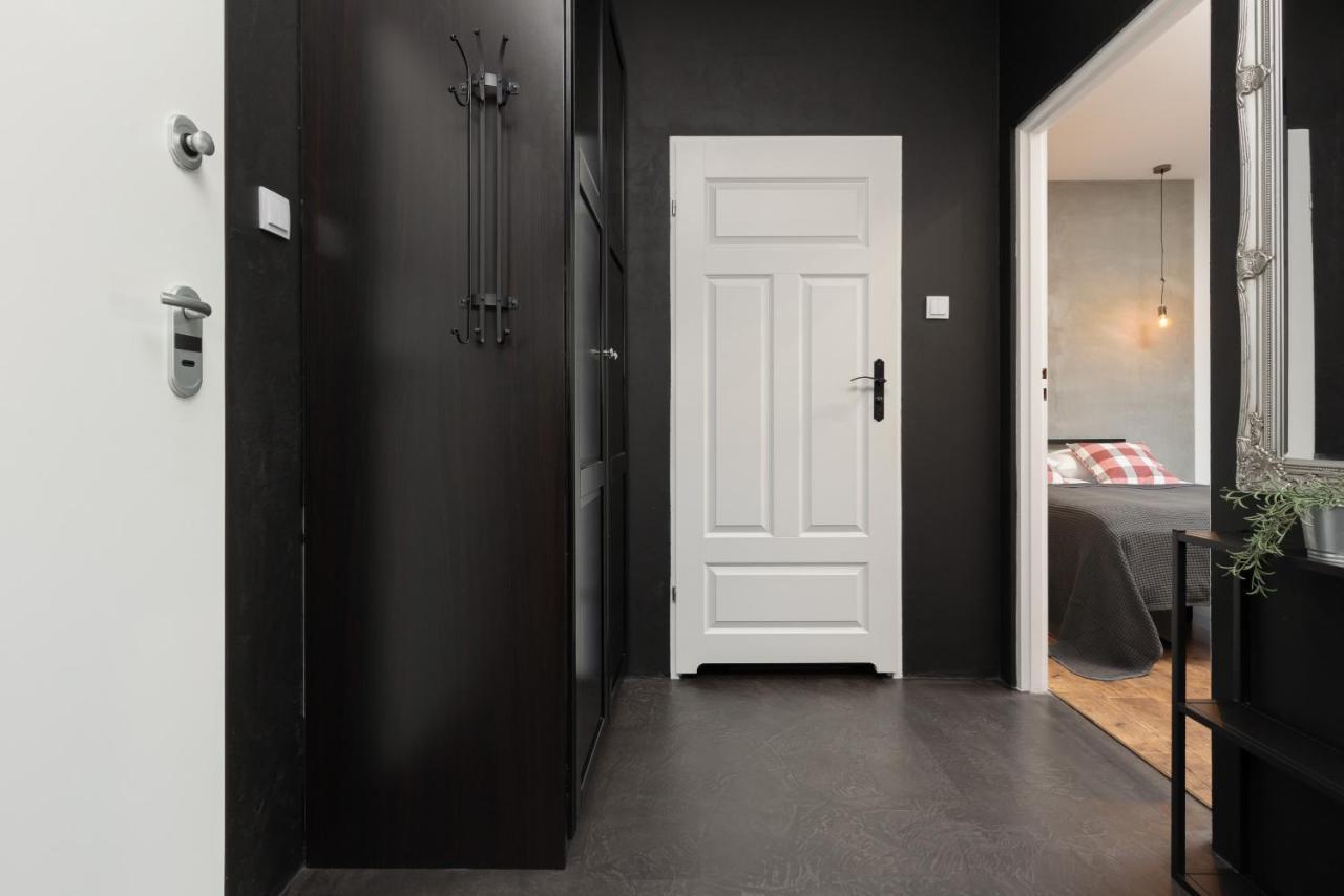 Stylish & Trendy 1 Bedroom Apartment Wola With Parking By Renters Warszawa Zewnętrze zdjęcie