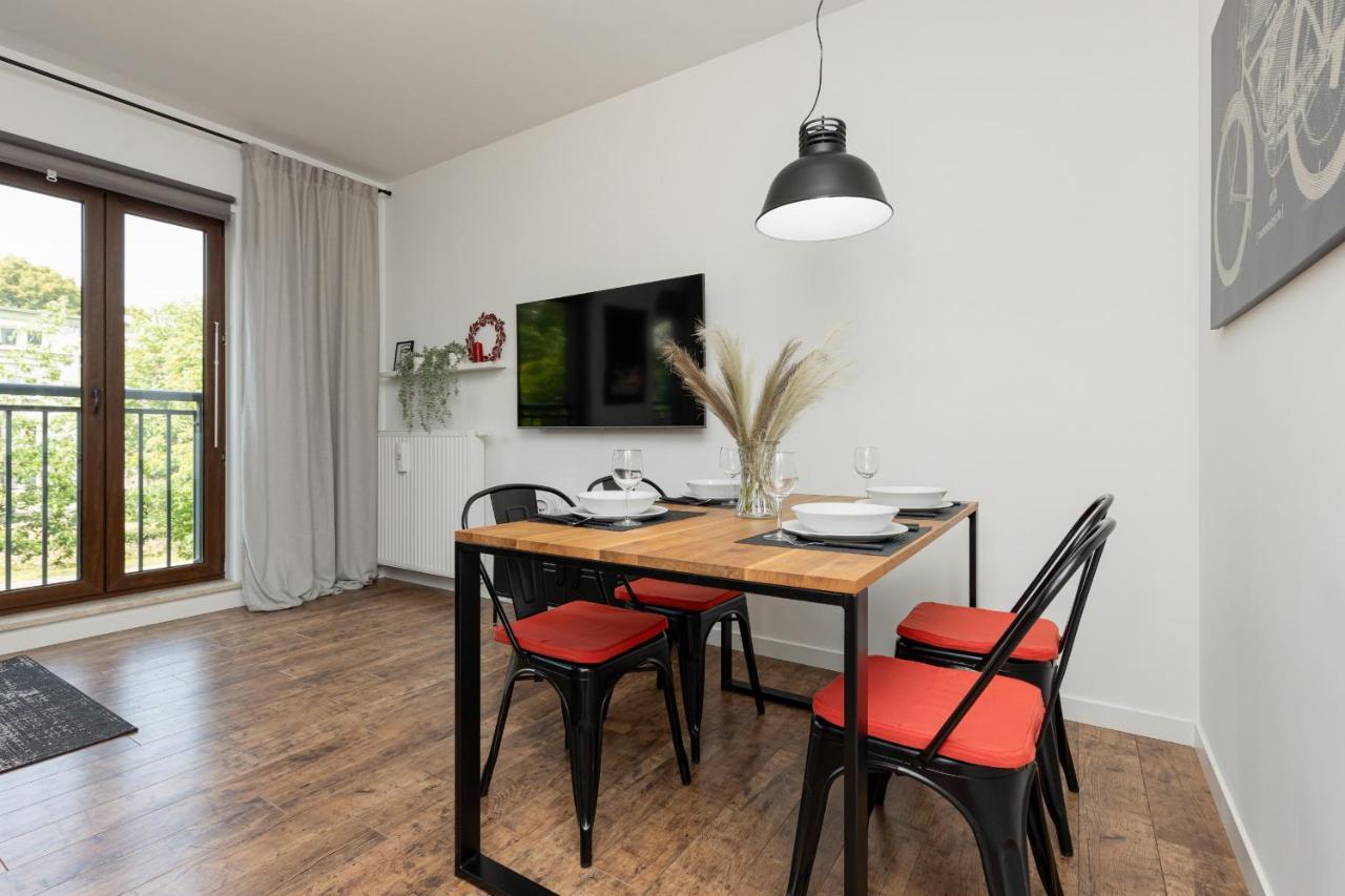 Stylish & Trendy 1 Bedroom Apartment Wola With Parking By Renters Warszawa Zewnętrze zdjęcie